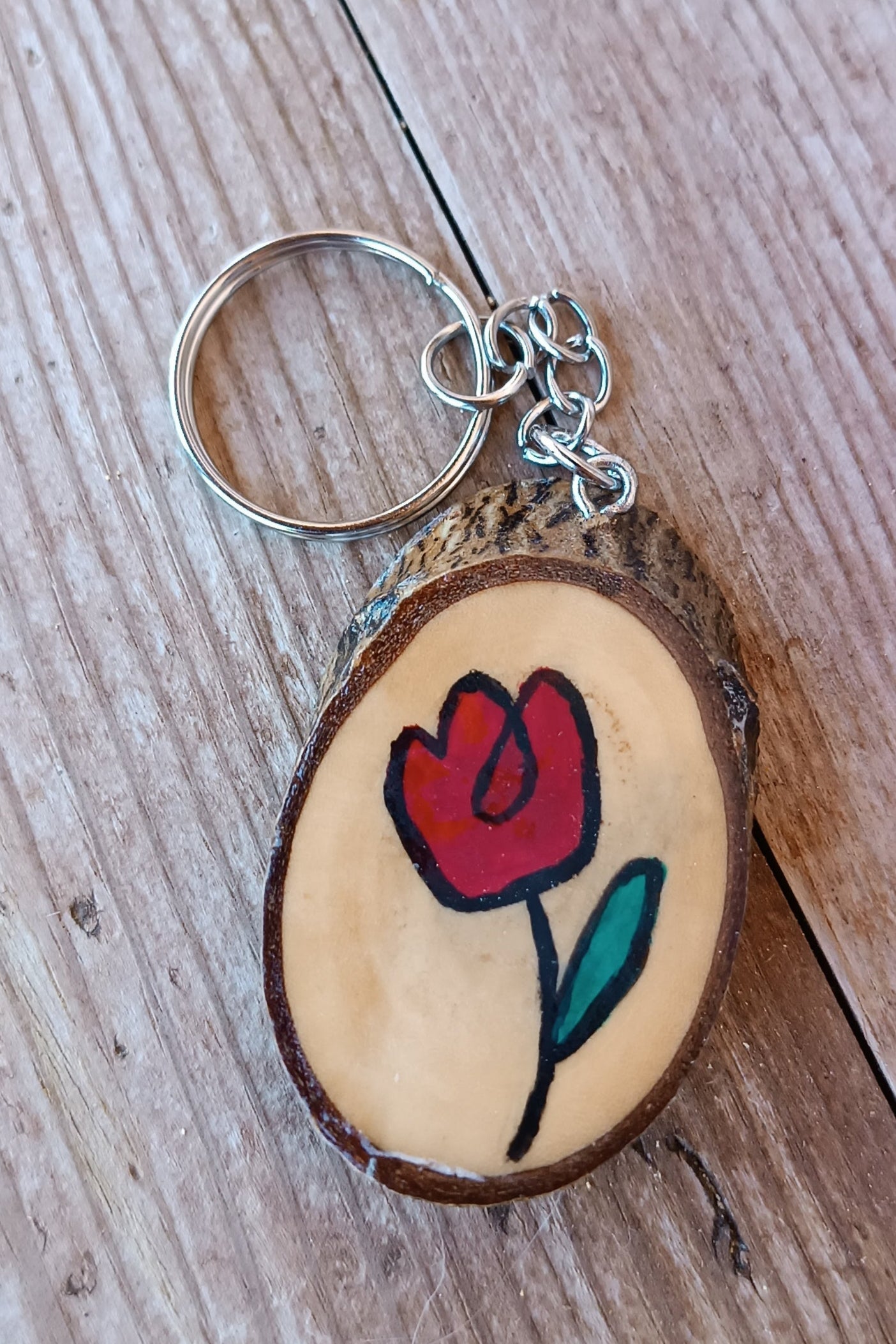Llavero artesanal de madera de chopo – Pintado o sublimado a mano, con encanto natural