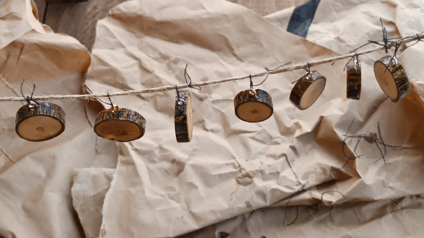 Pendientes artesanales de madera de chopo