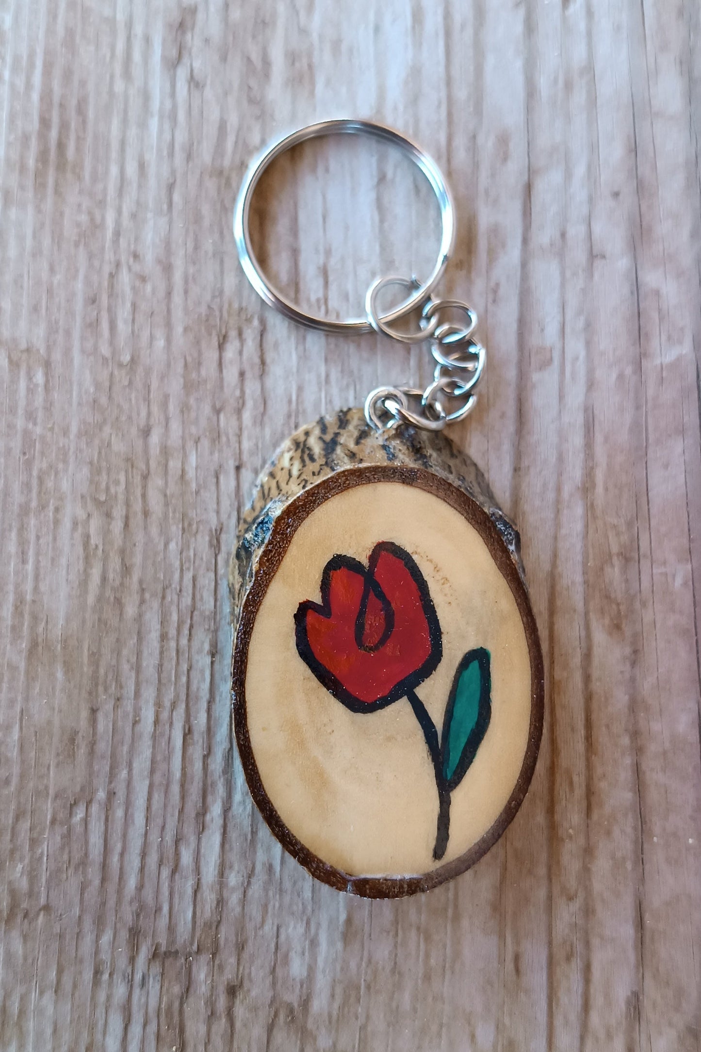 Llavero artesanal de madera de chopo – Pintado o sublimado a mano, con encanto natural