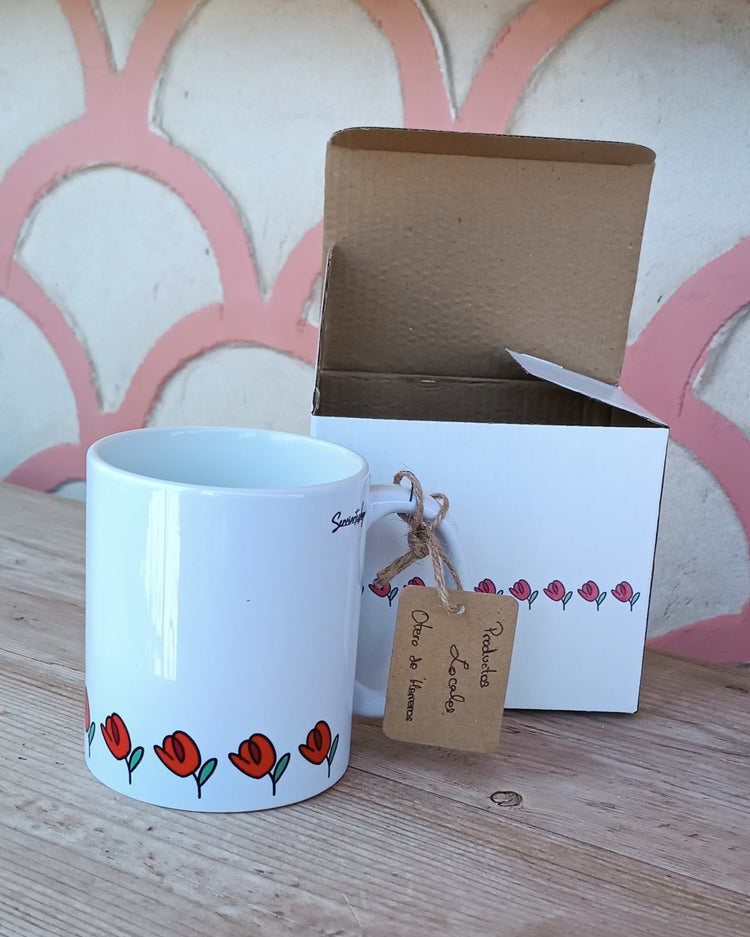 Detalle taza cerámica Trama Viva con margaritas dibujadas a mano – SerViArteShop