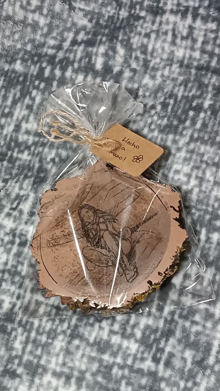 Pieza personalizada SerViArte terminada, artesanía con ilustración original Segovia