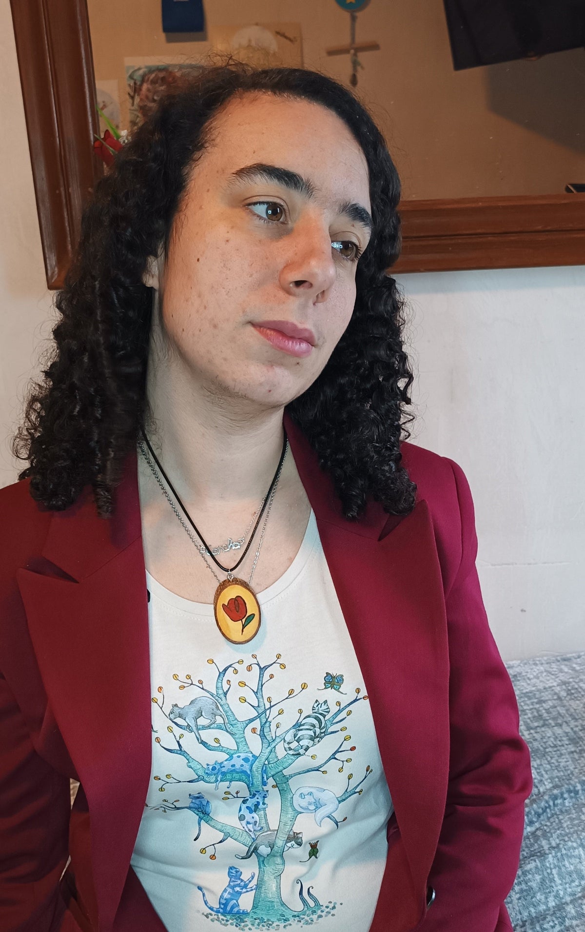 Collar de madera con margarita blanca pintada a mano – SerViArte Segovia