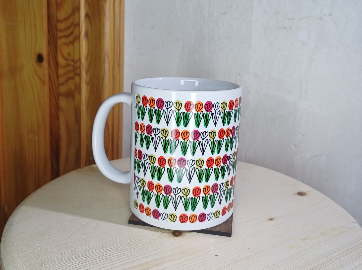 Taza Trama Viva con diseño floral colorido, cerámica artesanal SerViArte Segovia
