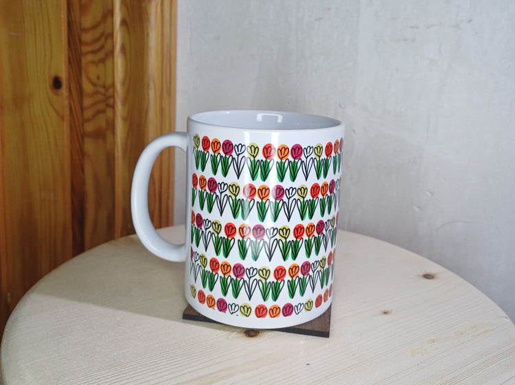 Taza Trama Viva con diseño floral colorido, cerámica artesanal SerViArte Segovia