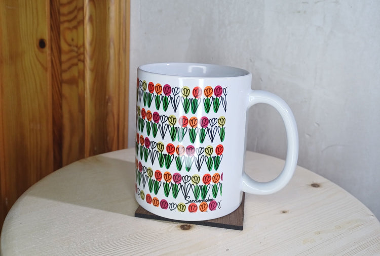 Taza artesanal Trama Viva con flores en línea continua dibujadas a mano – SerViArte