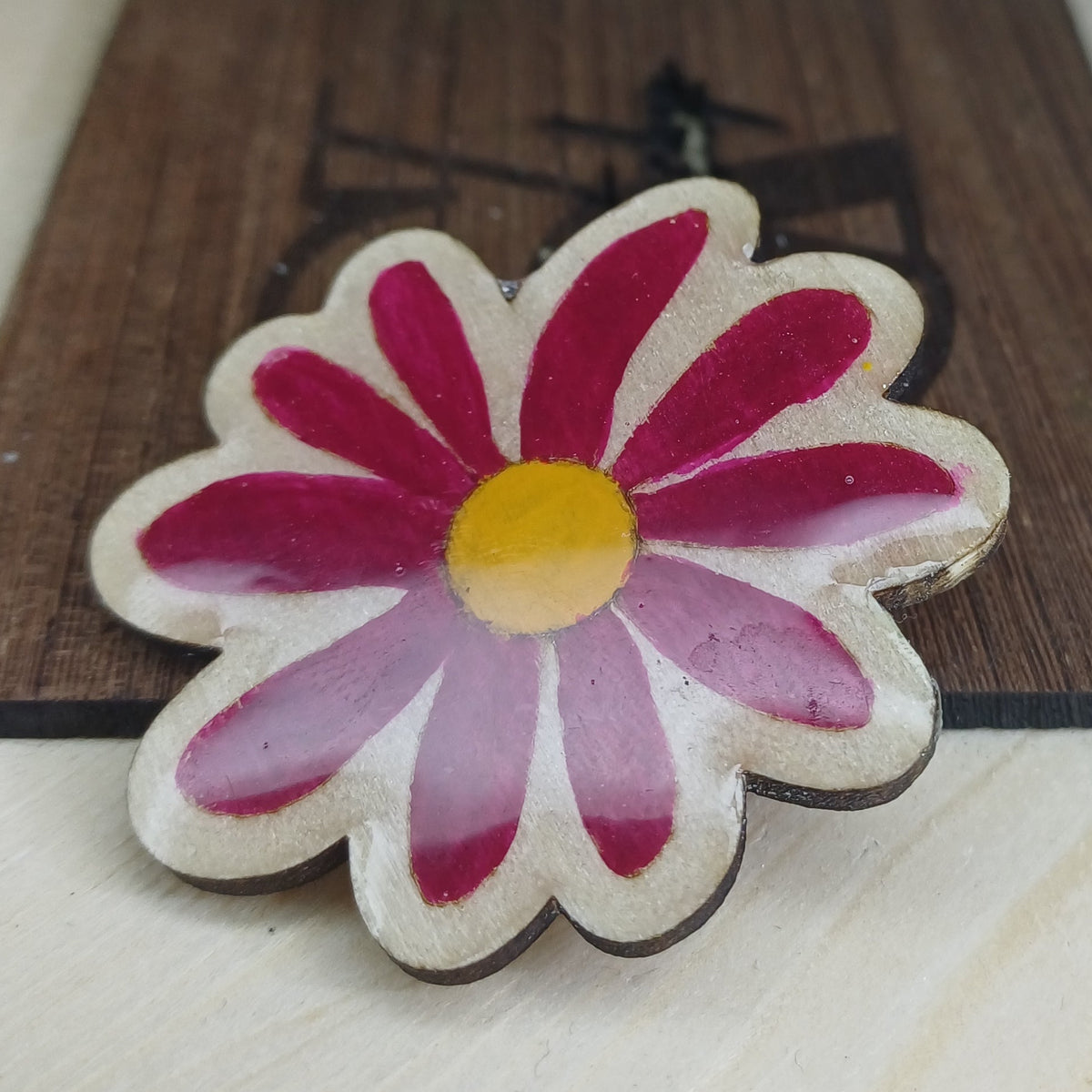 Imanes florales artesanales Trama Viva con flores pintadas a mano SerViArte Segovia