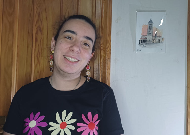 Pendientes de madera Trama Viva con tulipán pintado a mano SerViArte Segovia