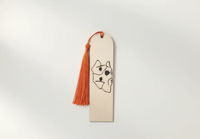 Marcapáginas Lealtad Canina en madera artesanal con ilustración de perro hecha a mano