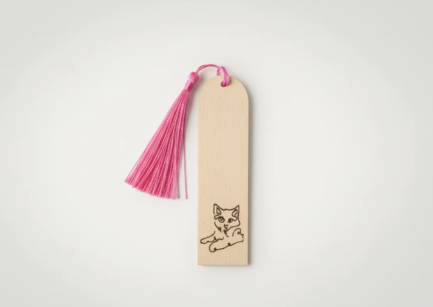 Marcapáginas de madera artesanal con diseño ilustrado hecho a mano – SerViArte