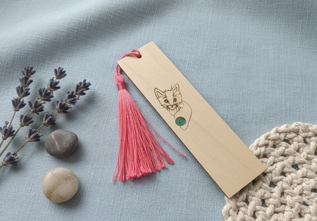 Conjunto marcapáginas de madera con ilustraciones emocionales – SerViArte Segovia