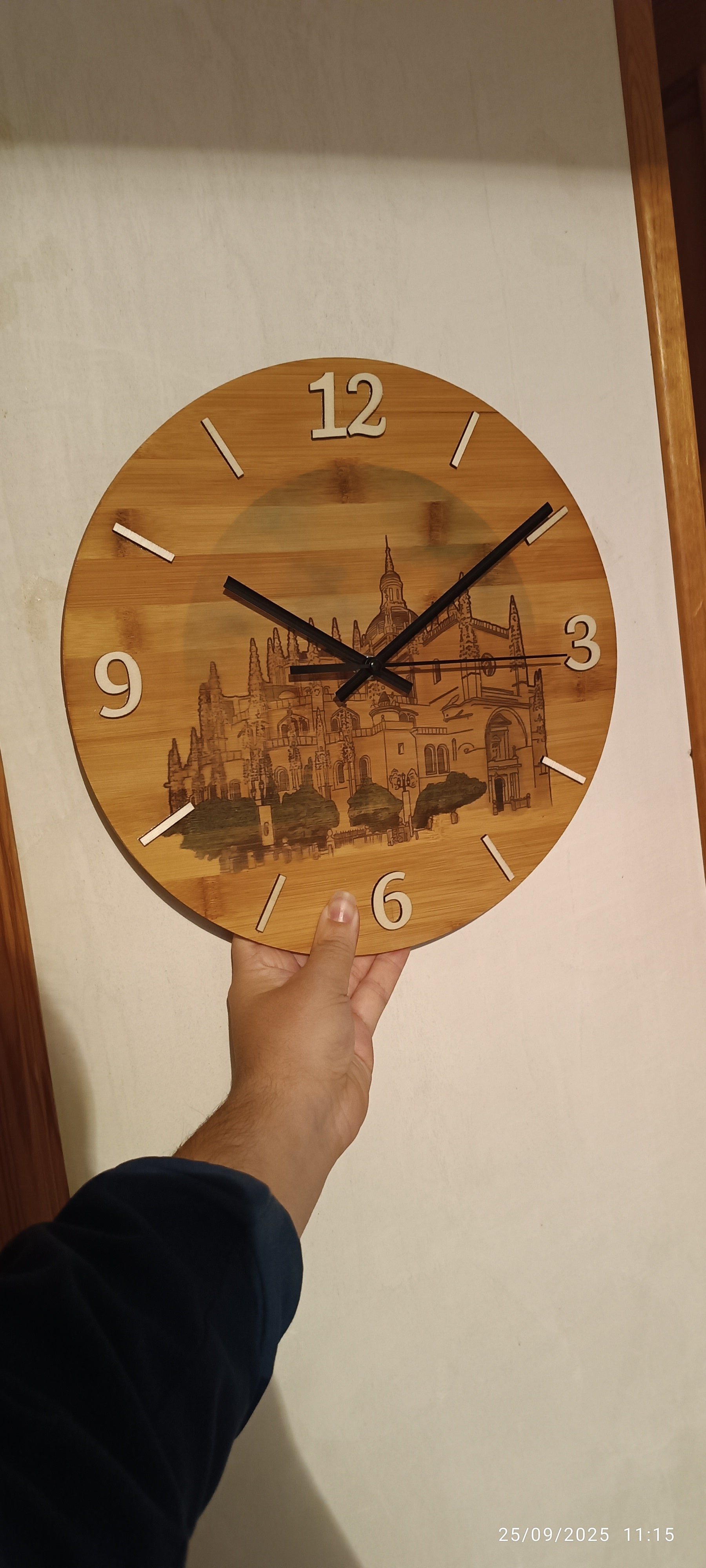 Reloj de la catedral de segovia hecho a mano. 