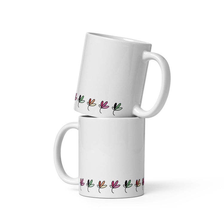 Interior taza artesanal Hojas Amables con ilustración original – colección Amable SerViArte