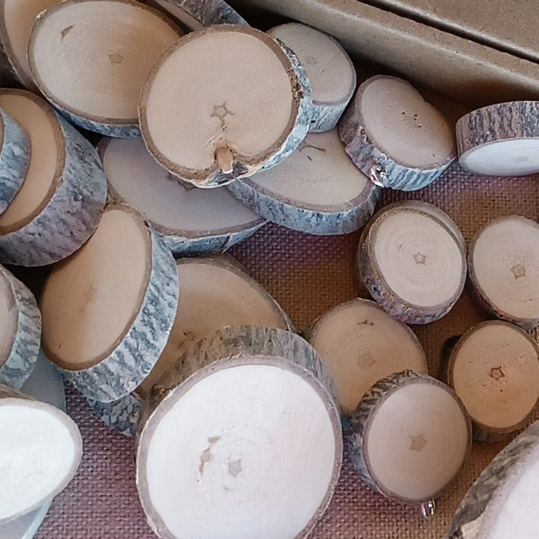 Pendientes artesanales de madera de chopo