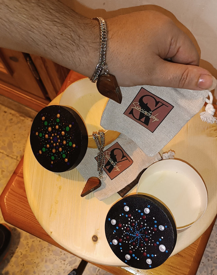 Conjunto pulseras artesanales de madera con imán decorativo – SerViArte Segovia