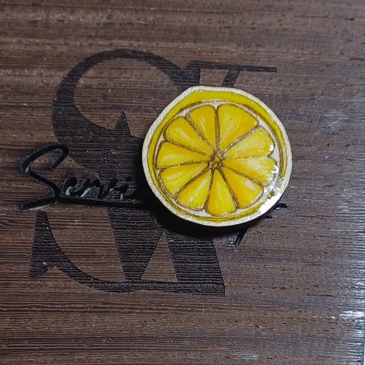 Imán artesanal Tutti Frutti con cereza dibujada a mano SerViArte