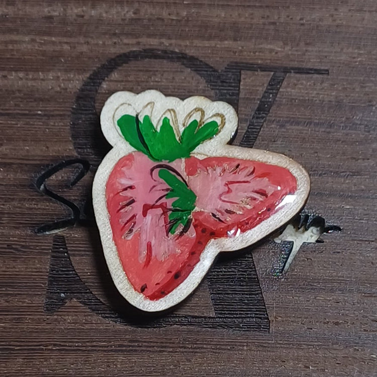 Imán Tutti Frutti artesanal con fresa dibujada a mano SerViArteShop