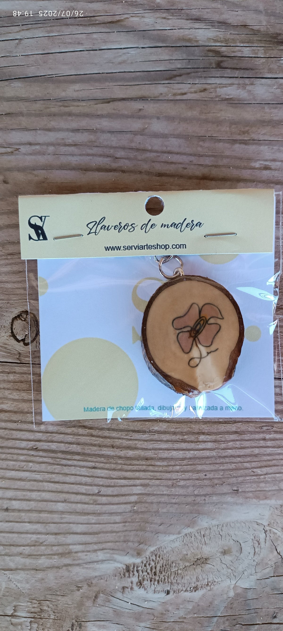 Llavero de madera reciclada con diseño original dibujado a mano – SerViArteShop