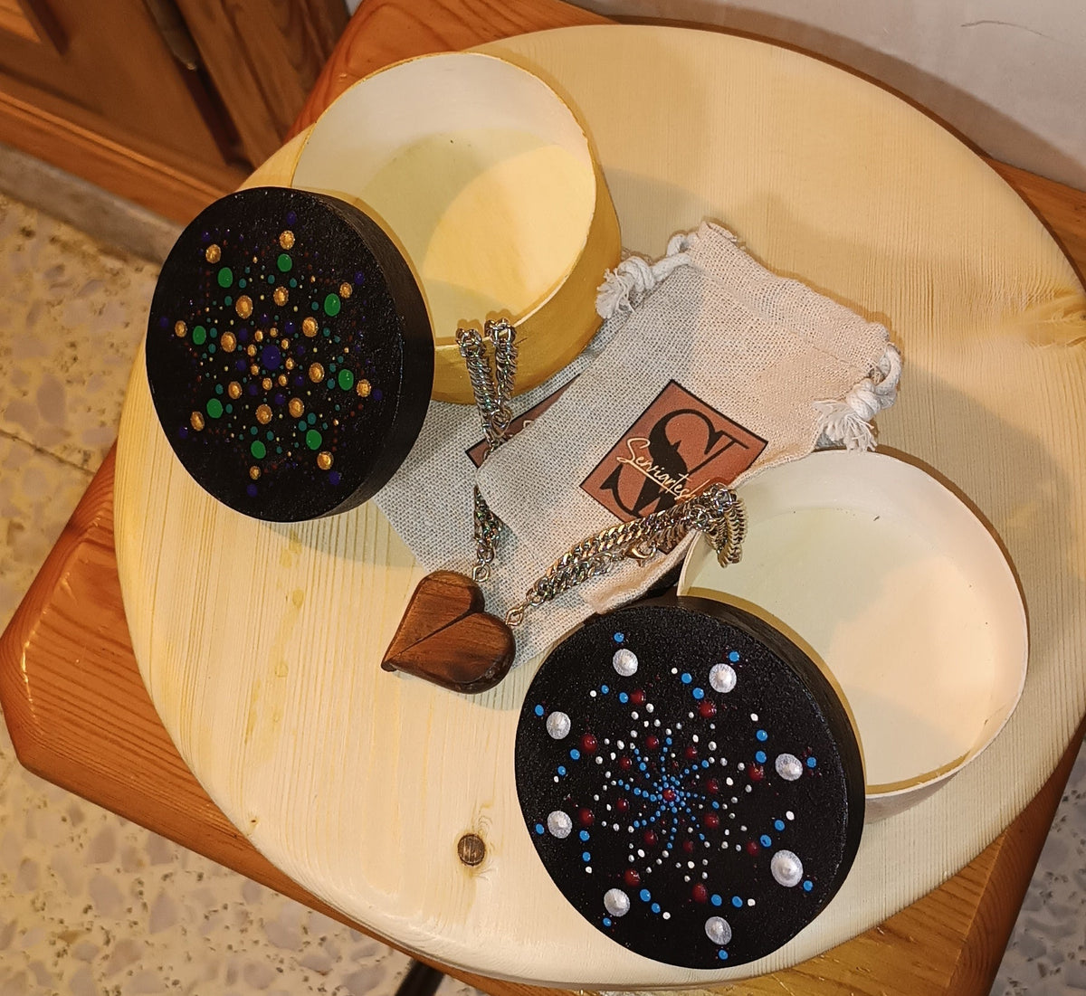 Pulseras de madera artesanales con cierre imán, colección Corazón SerViArteShop